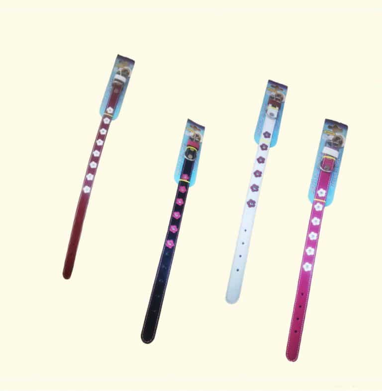 Usnjena ovratnica za psa s cvetovi